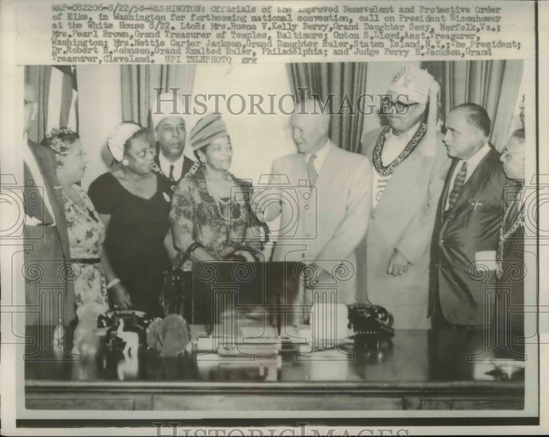 Load image into Gallery viewer, 1958 Press Photo President Dwight D Eisenhower, Benevolent Protective Order Elks
