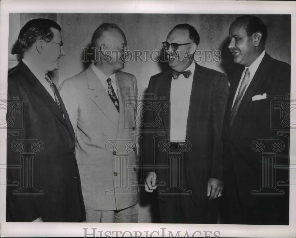 1954 Press Photo President Dwight D. Eisenhower, Republican State Chairman Assn