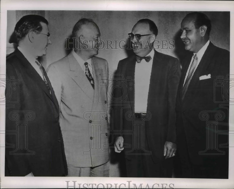 Load image into Gallery viewer, 1954 Press Photo President Dwight D. Eisenhower, Republican State Chairman Assn
