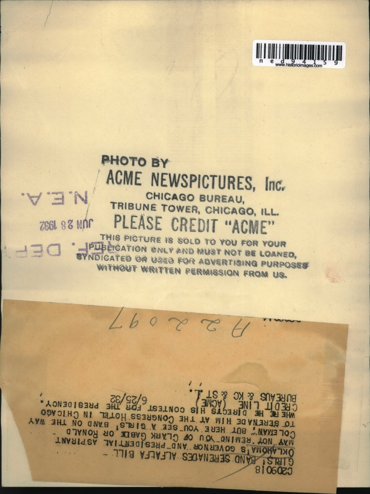 1932 Press Photo Girls band serenades Ok Gov Alfalfa Bill in Chicago