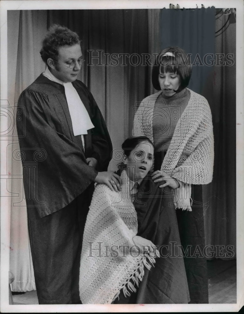 1970 Press Photo Mentor High School Students in Play - ned94266