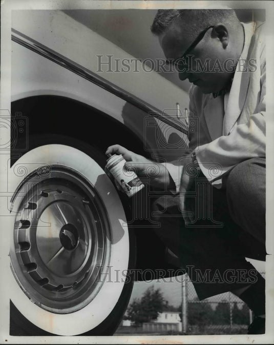 1960 Press Photo Vitel,a polyester plastic developed by Goodyear Tire & Rubber