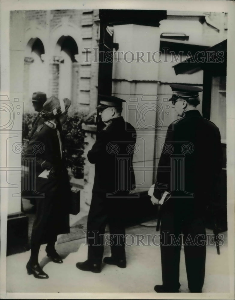 1939 Press Photo Gatekeepers at the Salvation Army Council Congress Hall