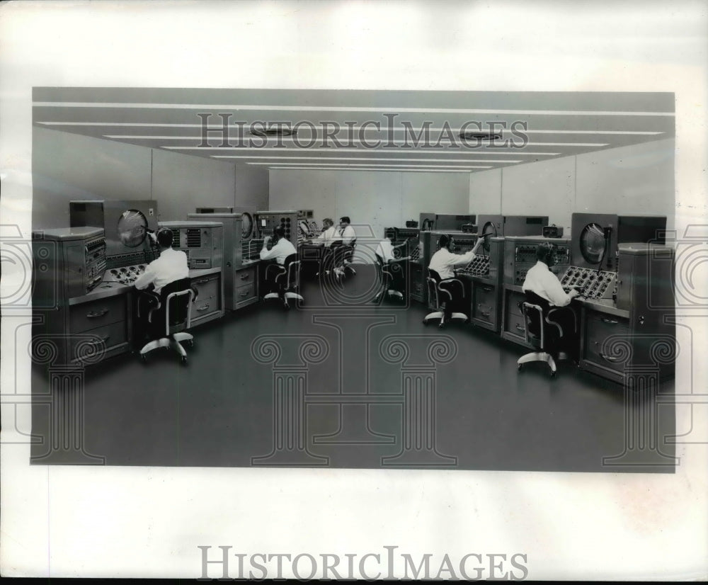 1960 Press Photo The model control center at Avco Corporation's Electronics