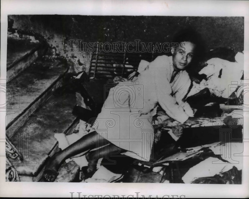 Load image into Gallery viewer, 1955 Press Photo Earthquake Hits Cairo Egypt 9 Killed Due to Stampede
