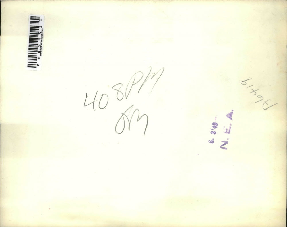 1949 Press Photo John R Kemp Pulled From River CPR by Firemen - ned94511