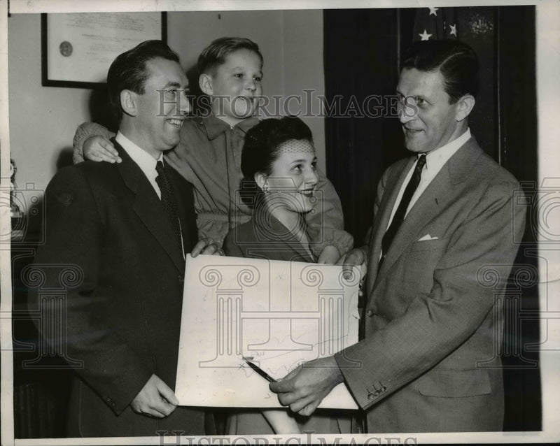 Load image into Gallery viewer, 1954 Press Photo Judge Otto Kerney &amp; William Frans &amp; Roy John
