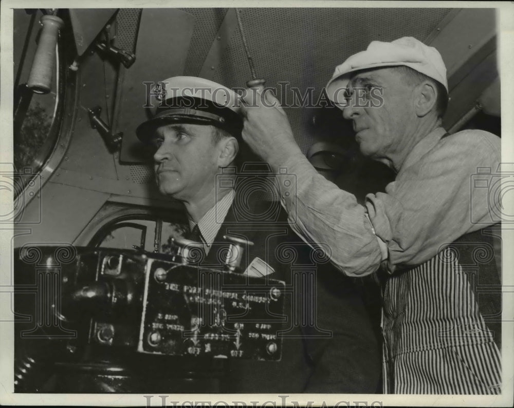 1937 Press Photo of R.J. Scott Chief of the Los Angeles Fire Dept and Harry