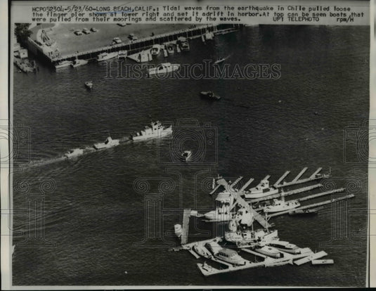 1960 Press Photo Long Beach Calif air view of boats pulled from mooring by waves- Historic Images