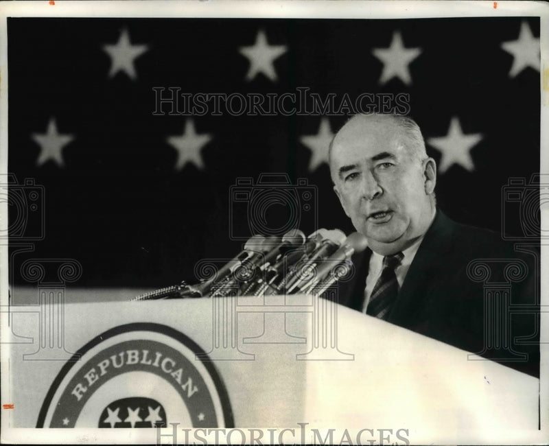 Load image into Gallery viewer, 1972 Press Photo A Republican speech by Pres Nixon re election campaign mgr
