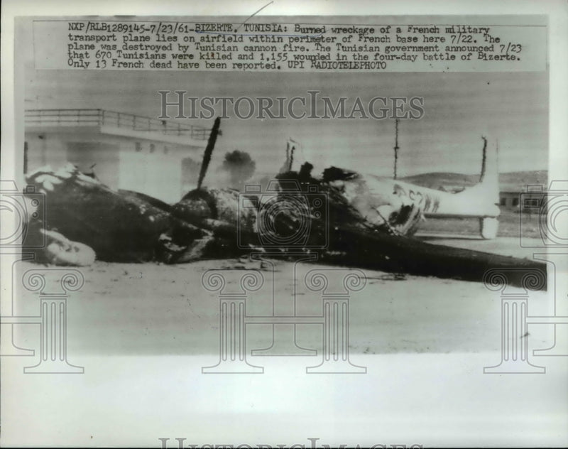 Load image into Gallery viewer, 1961 Press Photo Burned Wreckage of French Military Transport Plane
