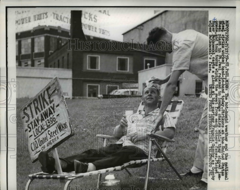 Load image into Gallery viewer, 1959 Press Photo St Paul Mn Natl steel workers strike R Butkowski in hot temps
