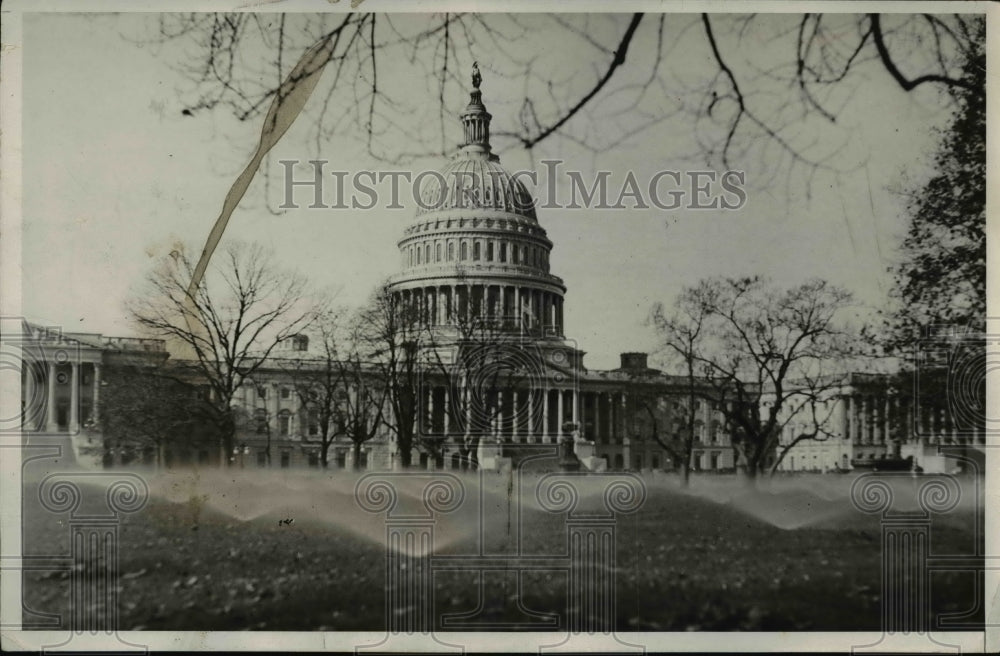 1931 Press Photo Watering the lawn of the Capital Building - ned94836