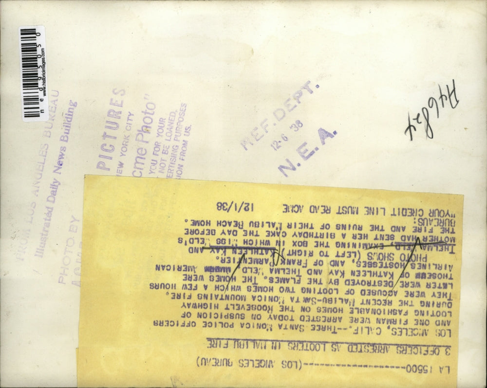 1938 Press Photo Kathleen Kay, Thelma Weld Sift Wreckage After House Fire