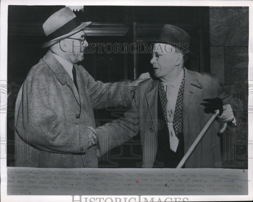 1955 Press Photo George Kitto, Brother Arthur Meet First Time in 47 Years