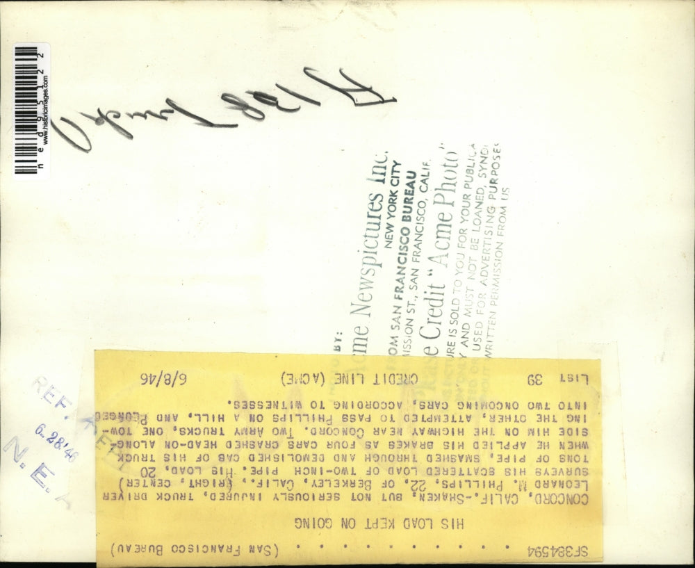 1946 Press Photo Scattered Load of Pipes Piercing Cars, Concord California