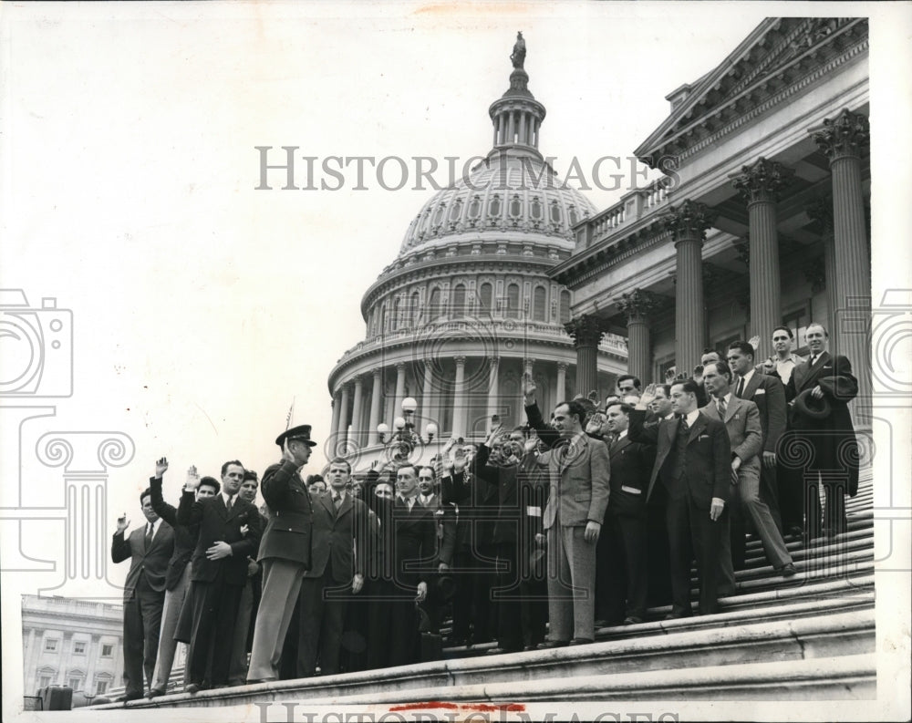 1942 Press Photo Captain Charles E Royer Field Artillery Commanding Officer