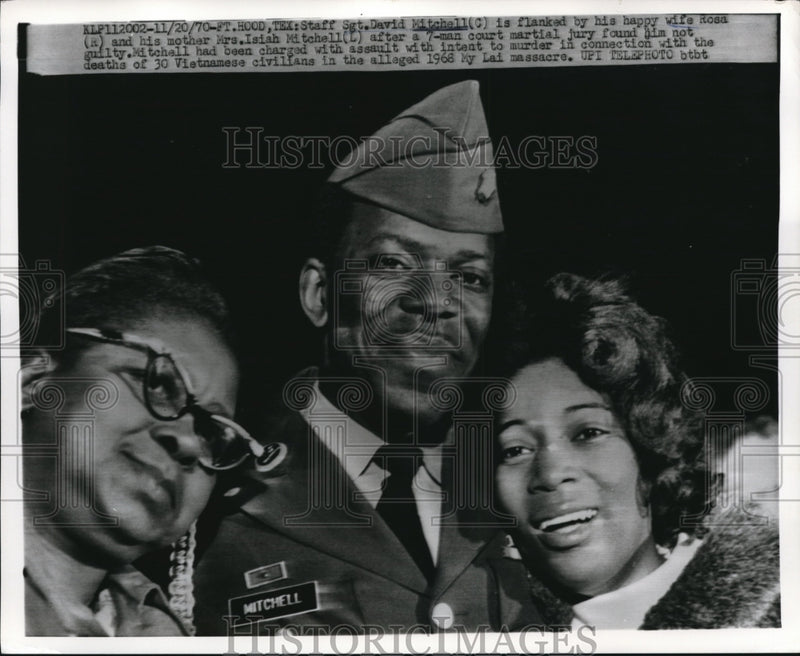 Load image into Gallery viewer, 1970 Press Photo Staff Sgt David Mitchell, Mother &amp; Wife Court Martial Not Guilt
