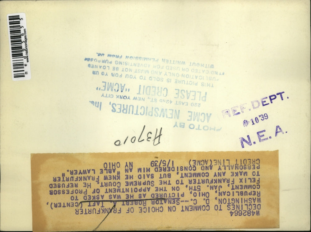 1939 Press Photo Senator Robert A, Taft, being asked to comment but refuses