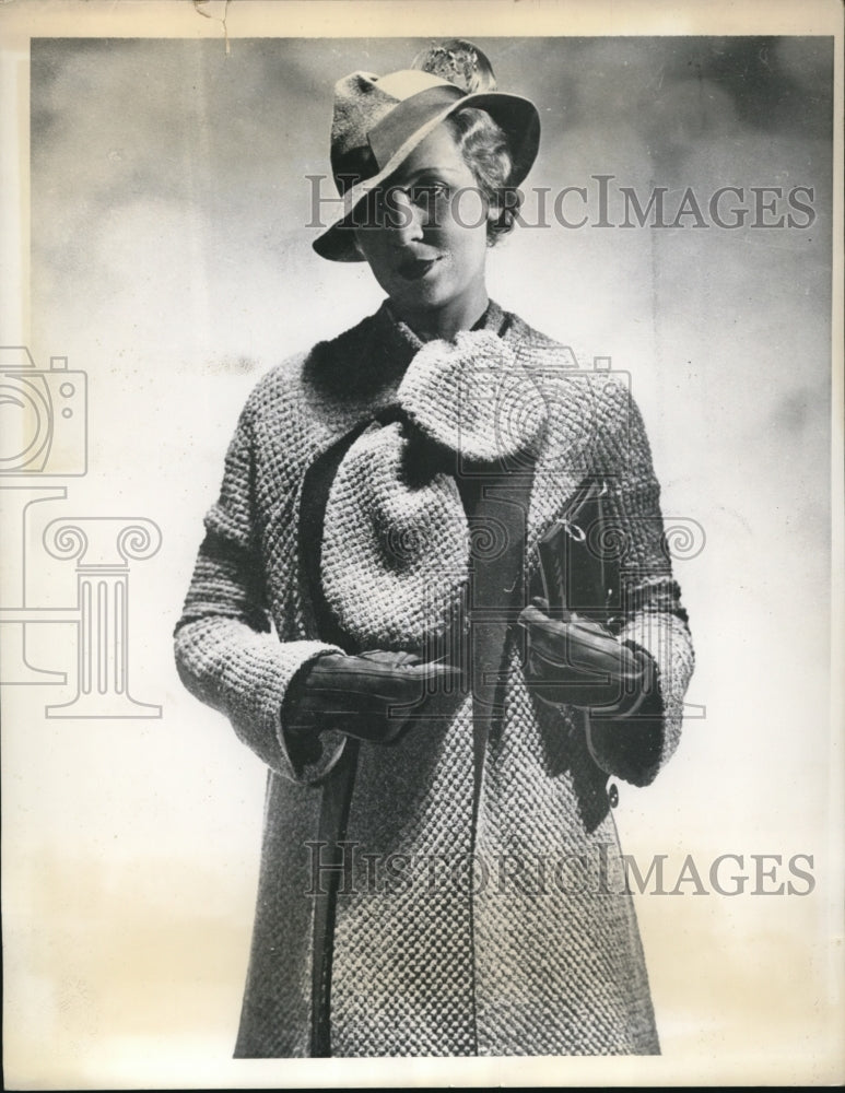 1934 Press Photo Sassy Rouff Lines Grey Waffle Weave Wool Jersey