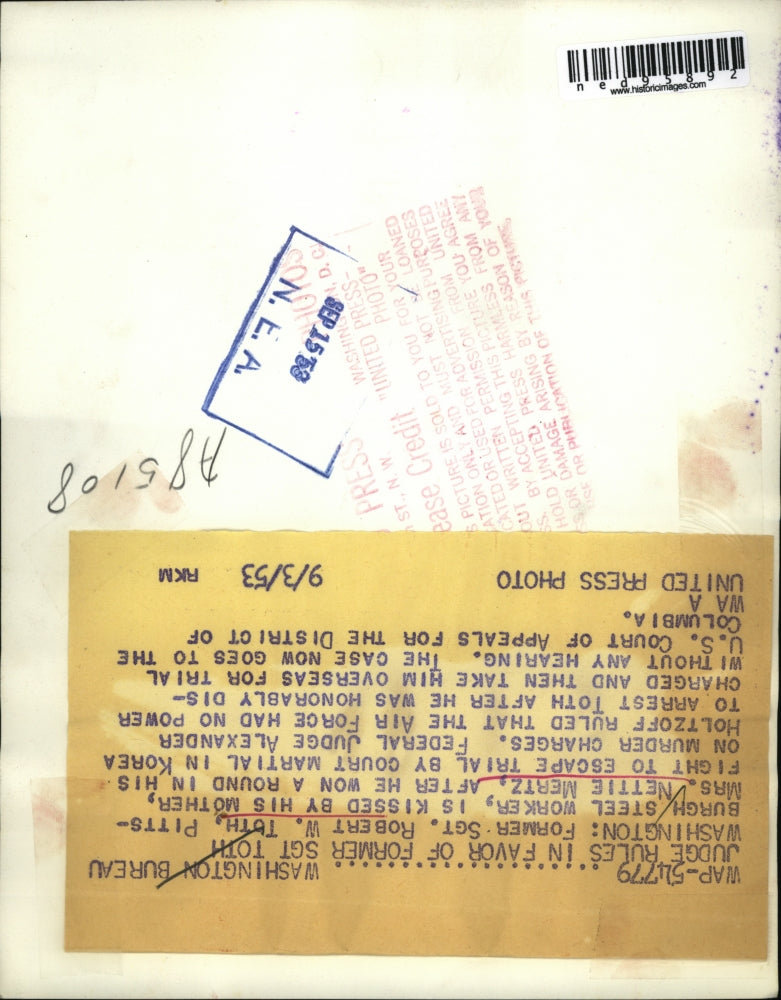 1953 Press Photo Robert Toth getting a kiss from his mother Nettie Mertz