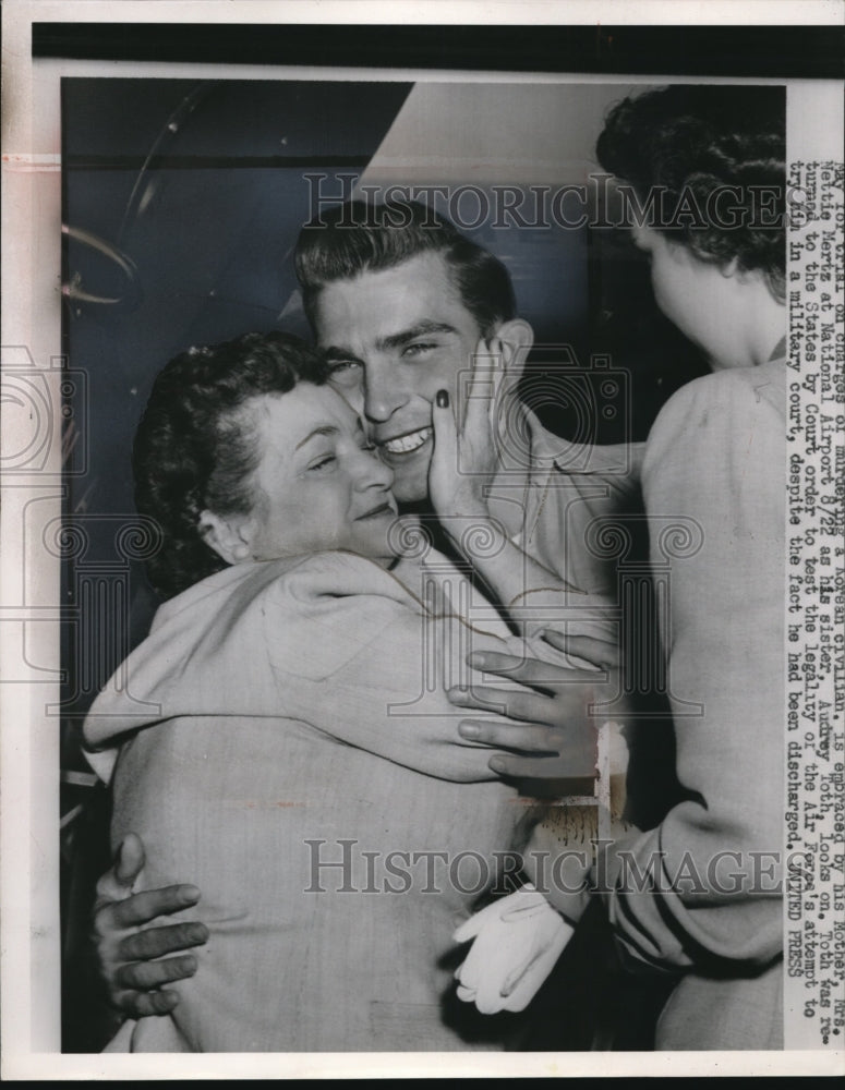 1953 Press Photo Wash DC Ex Sgt Robert Toth & Mrs Nettie Mertz