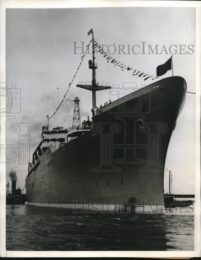 1943 Press Photo Kearney NJ Ship General William J Mann launched- Historic Images