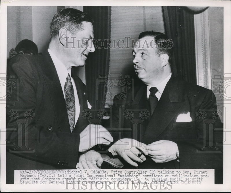 Load image into Gallery viewer, 1951 Press Photo of Michael V. DiSalle(R) talking to Sen, Burnet Maybank D-S.C.
