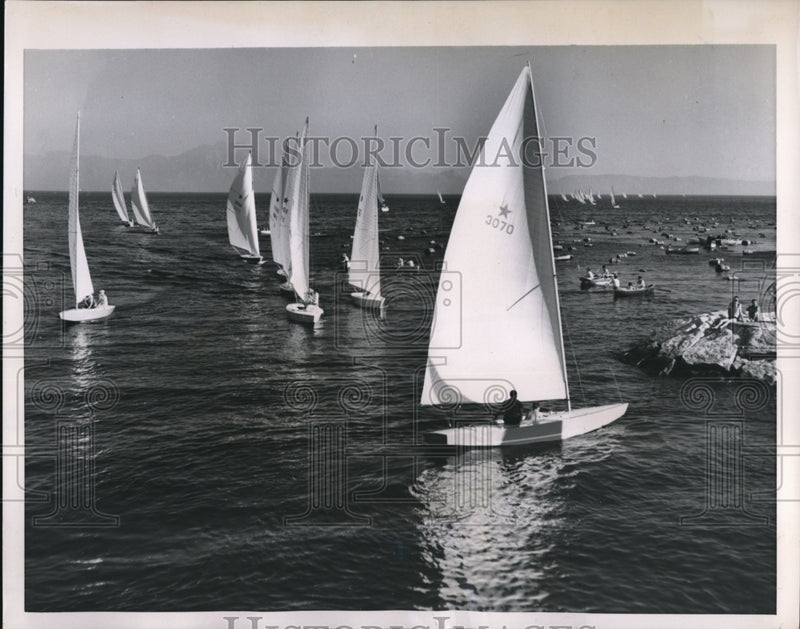 Load image into Gallery viewer, 1953 Press Photo Naples Italy Gulf Of Naples Sail Boats
