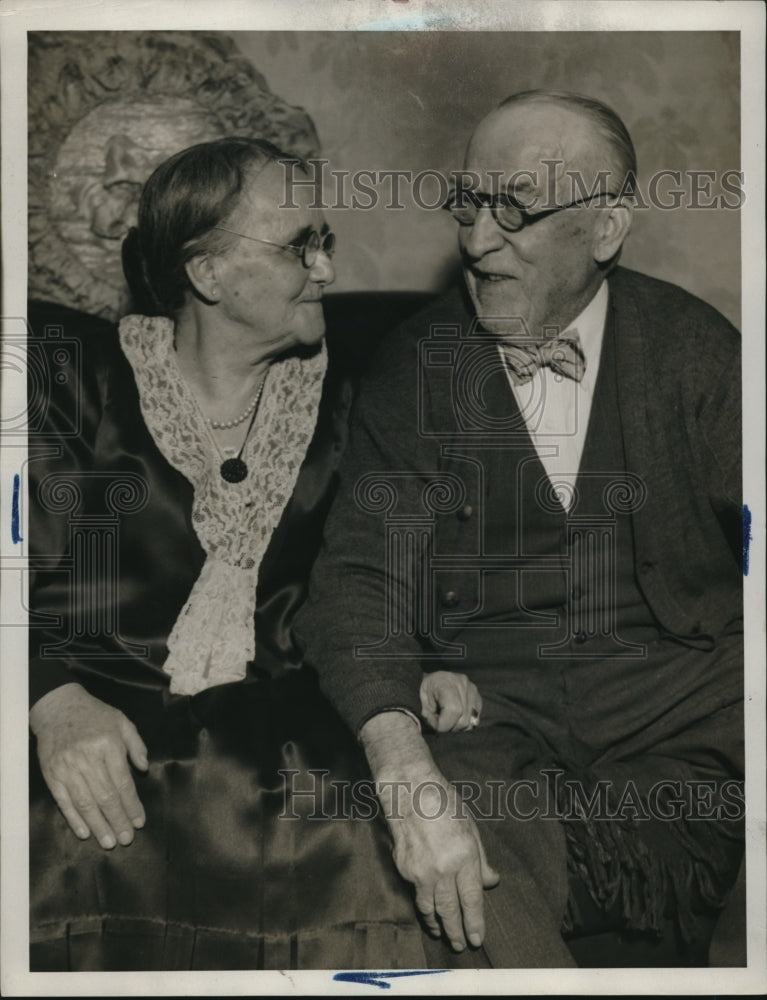 Load image into Gallery viewer, 1934 Press Photo Cleveland Ohio Mr &amp; Mrs August Kuehey
