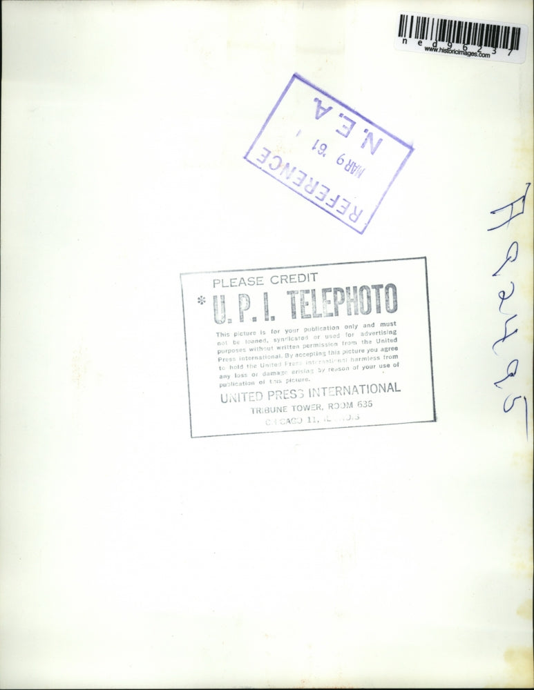 1961 Press Photo Police Barracks Man Confesses to Killing 4 Year Old Edith Kieco