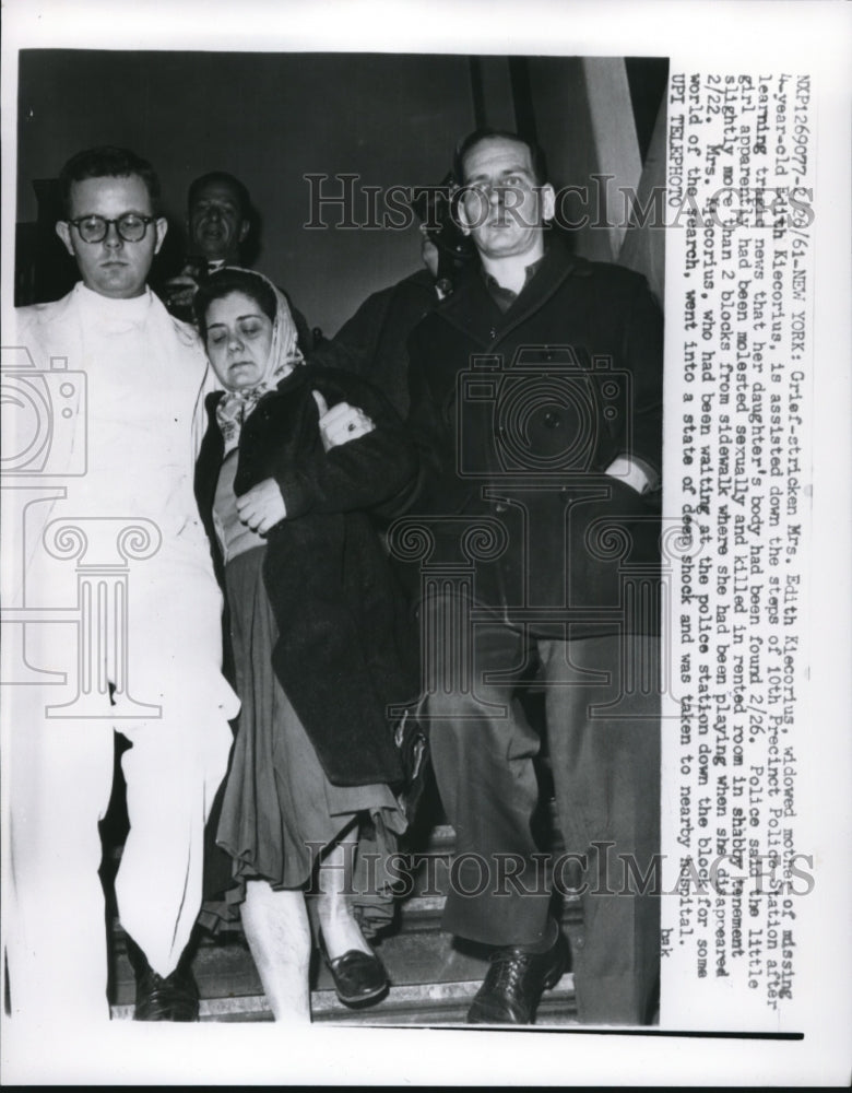 1961 Press Photo Mother of 4 Year Old Found Murdered Edith Kiecorius Weeping
