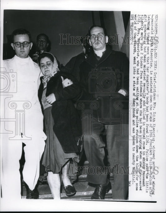 1961 Press Photo Mother of 4 Year Old Found Murdered Edith Kiecorius Weeping