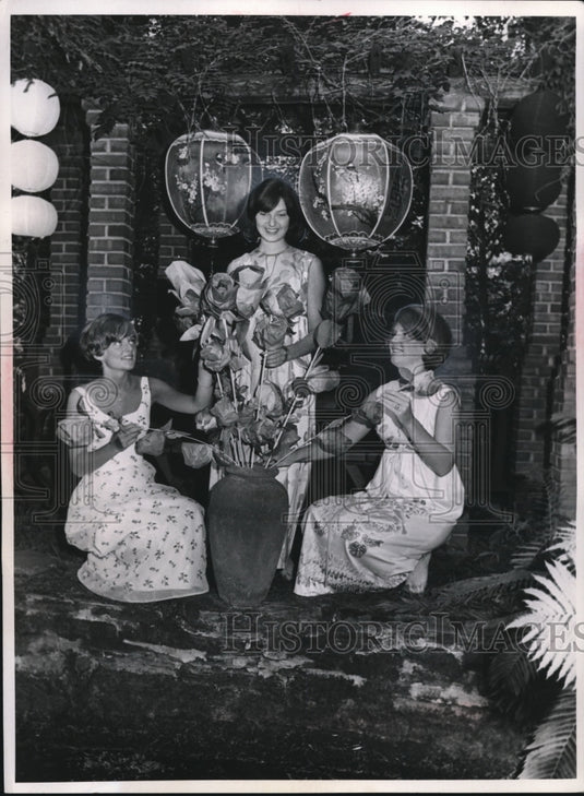 1966 Press Photo Mary O'Donnell, Mary MacLellan, Sally Matiia - ned96284