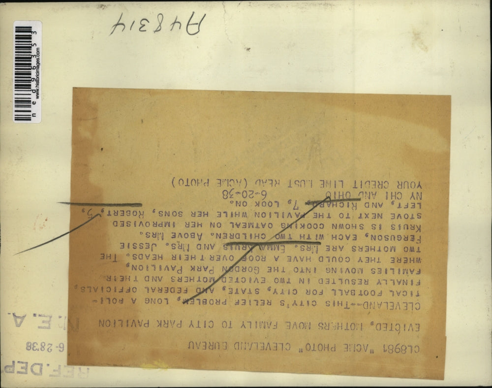 1938 Press Photo Mrs.Emma Kruis and Mrs.Jessie Ferguson with her son Robert