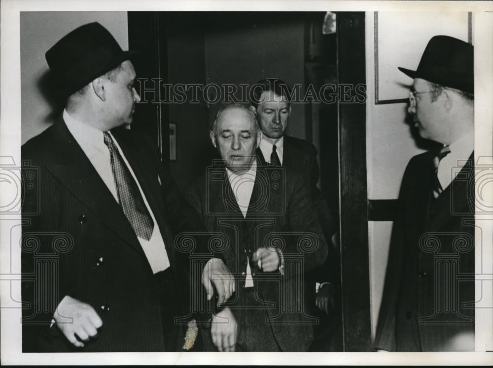 1938 Press Photo Charles Kapp, Wife Killer, with Chief of Police Ryan Vanderwalk