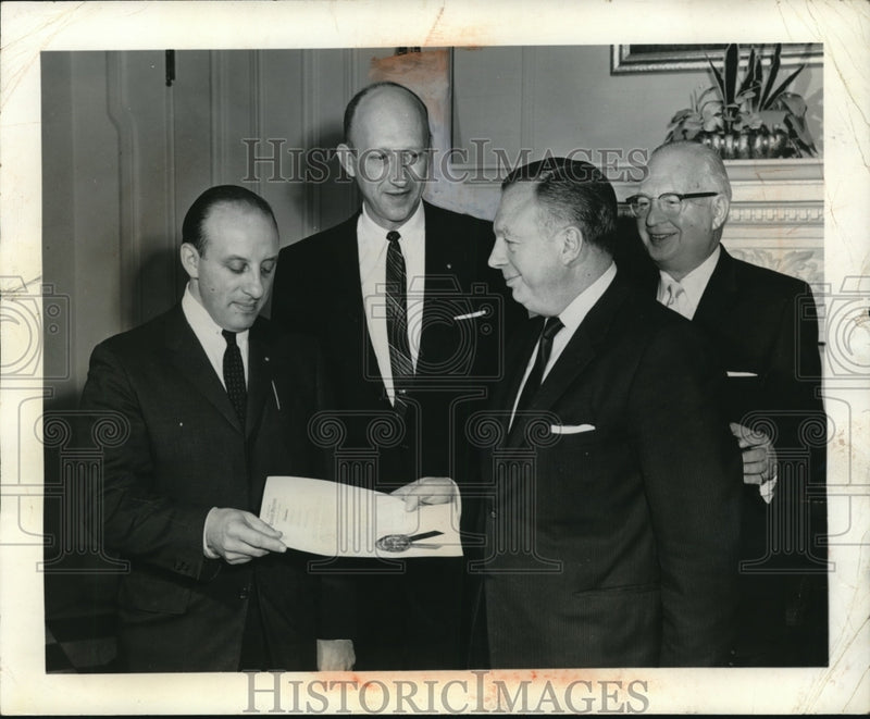 Load image into Gallery viewer, 1959 Press Photo .Bert Cowan,Robert Sugarman and DiSalle and Arthur Emerman

