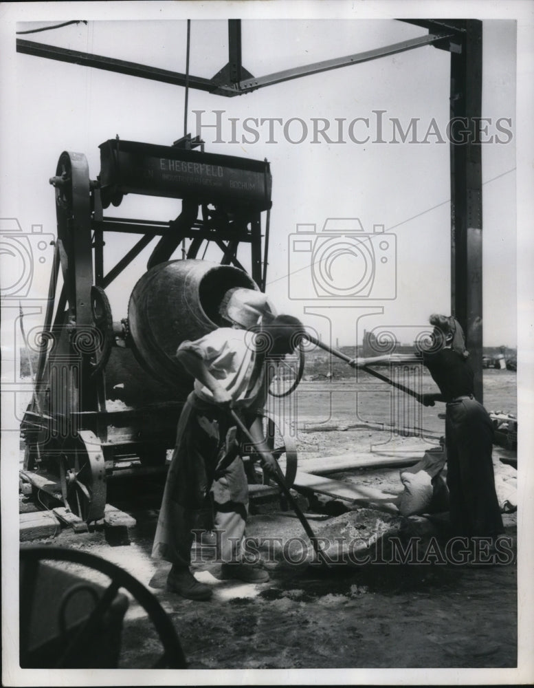 1950 Press Photo German Girl Missing Concrete