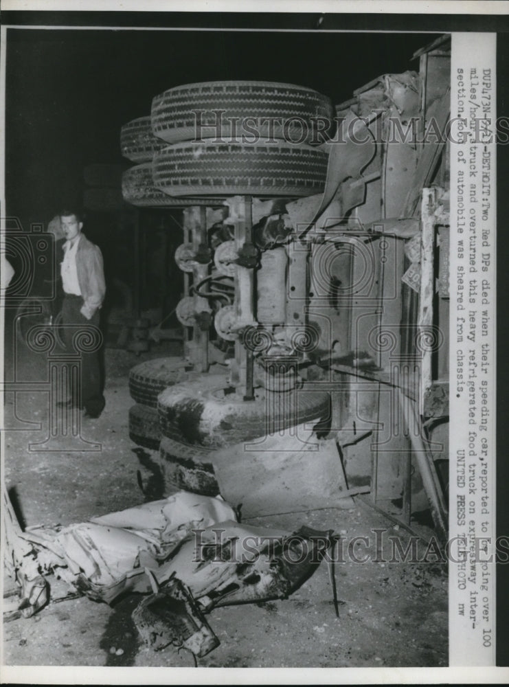 1952 Press Photo 2 Red DP's Dead After Overturned Refrigerator Truck