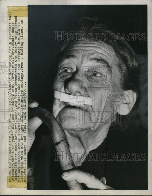 1948 Press Photo Police looking for person who beat 75 yhear old Mrs Maude Monce