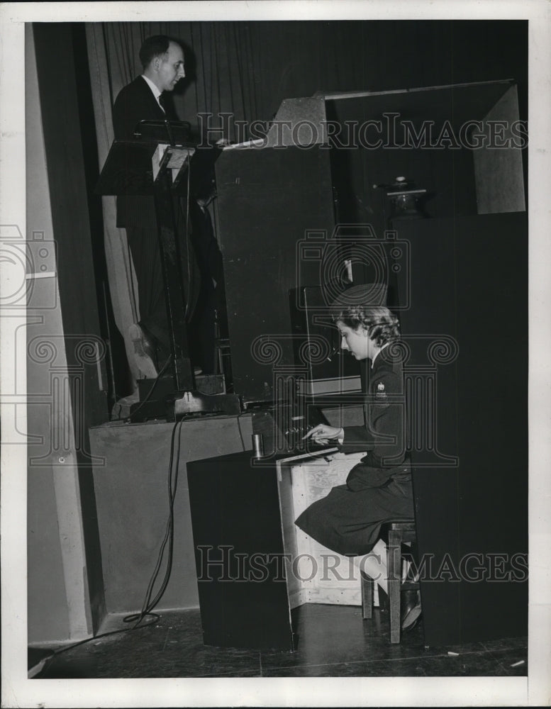 1942 Press Photo Museum Of Science And Industry Dr Theodore Jackson