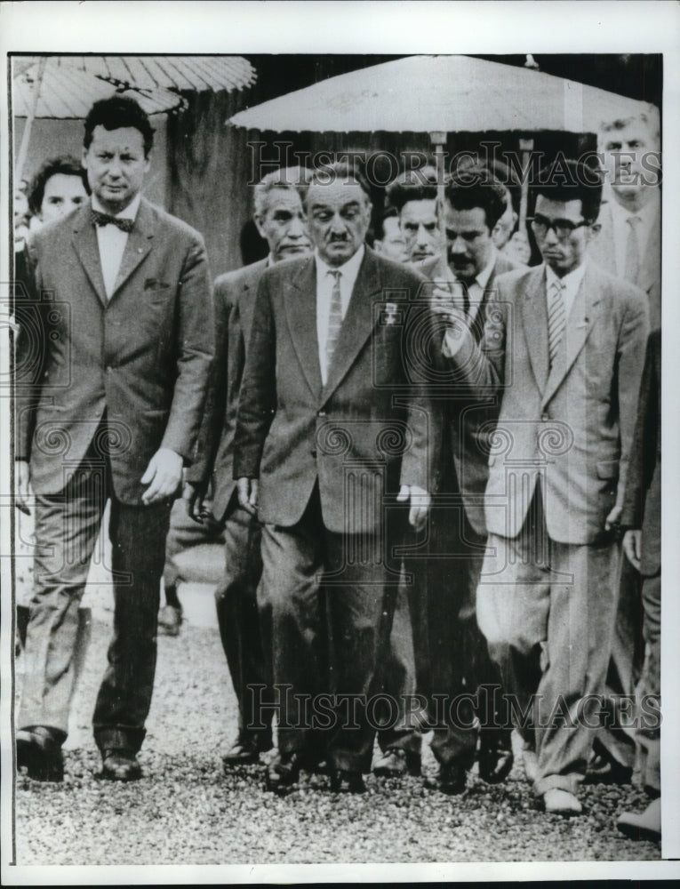 Load image into Gallery viewer, 1961 Press Photo Russian Deputy Premier Anastas Mikoyan visits Nijo castle
