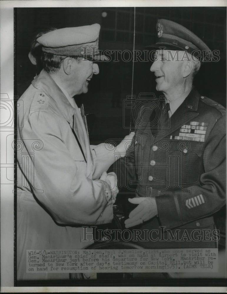 1951 Press Photo Major General Paul Moeller & General MacArthur in Washington