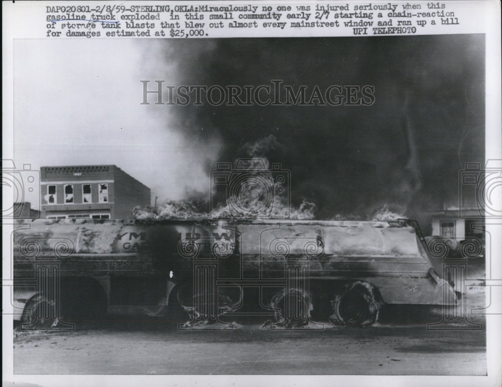 1958 Press Photo Sterling Okla burning gas tanker truck exploded