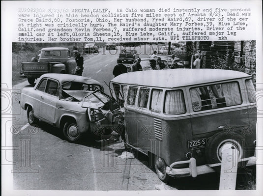 1962 Press Photo Arcata Calif head on collision of auto & a van killed 1