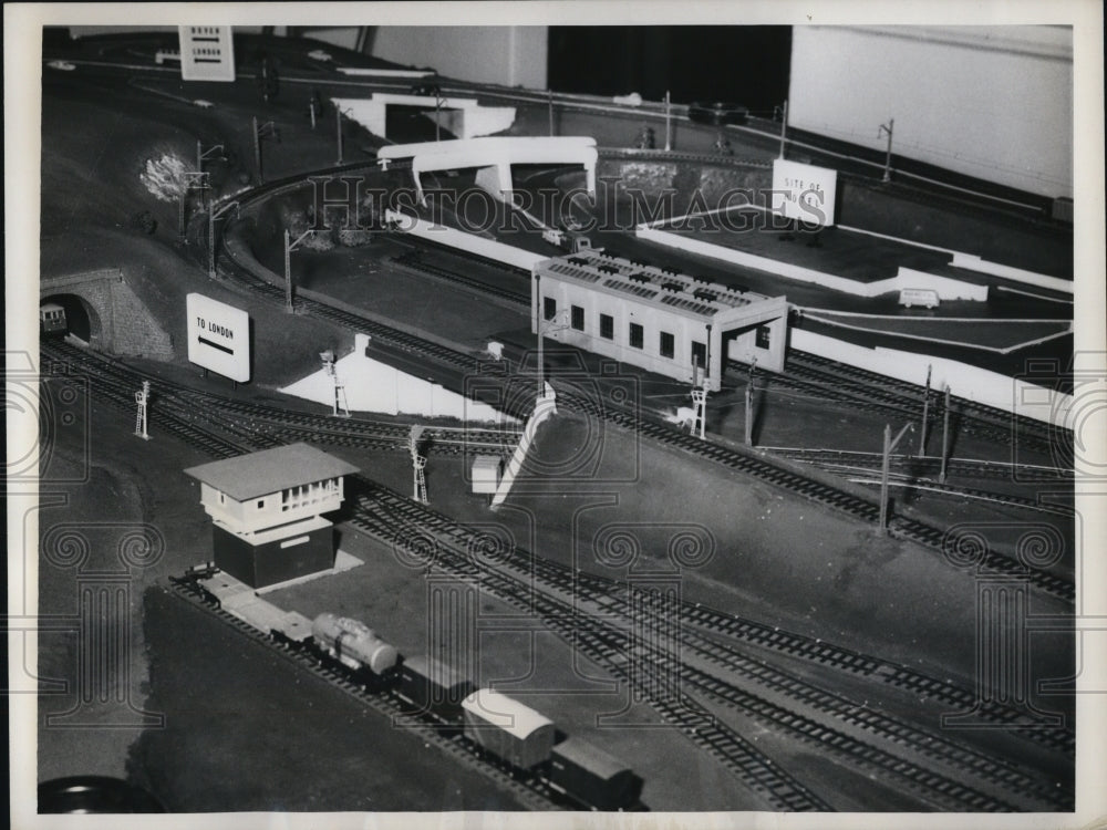 1963 Press Photo Dover England model of RR for Chunnel tunnel- Historic Images