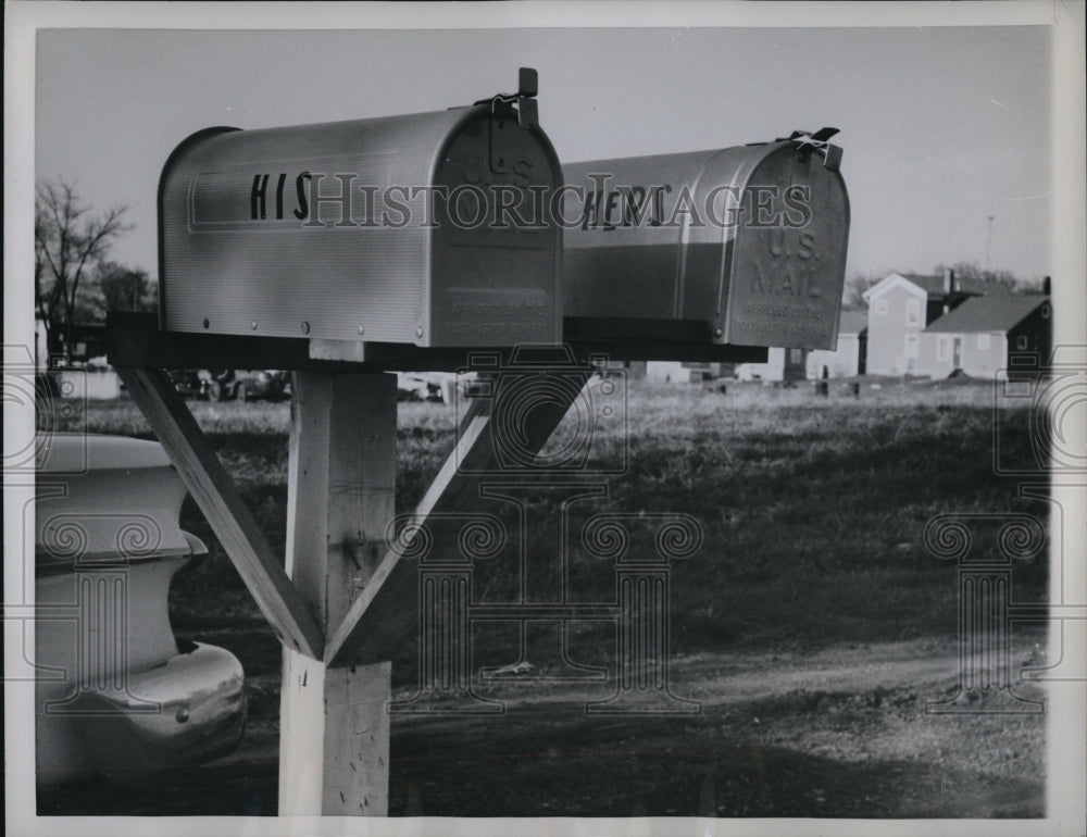 1960 Press Photo Monroe Wisc farmer Don Neuenschwander has his & hers mailboxes