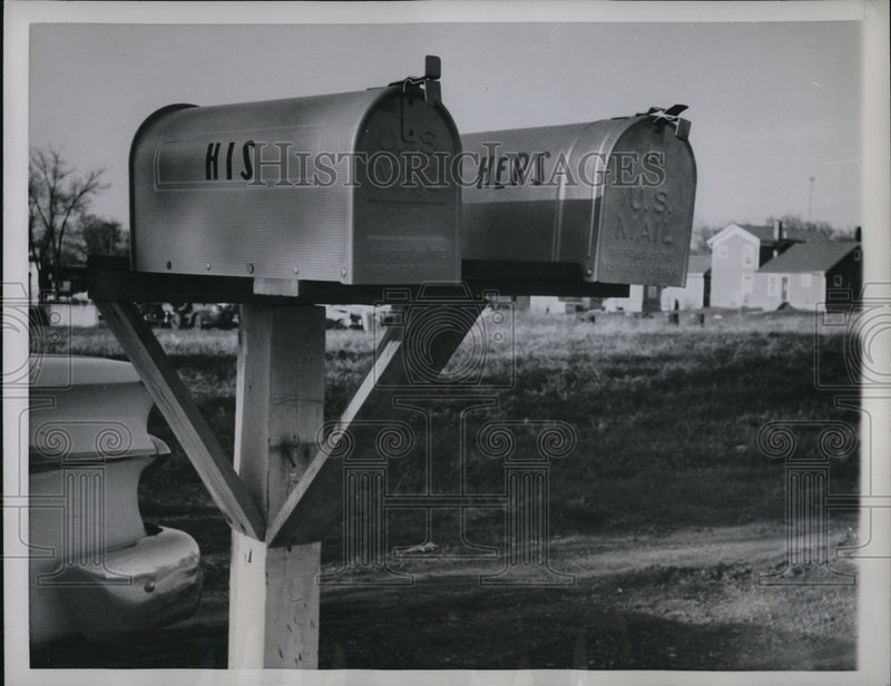Load image into Gallery viewer, 1960 Press Photo Monroe Wisc farmer Don Neuenschwander has his &amp; hers mailboxes
