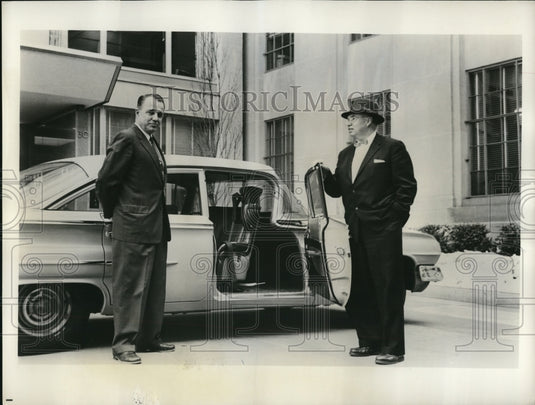 Press Photo Frank Crandell and Dwight McCracken with the Survival Car II.