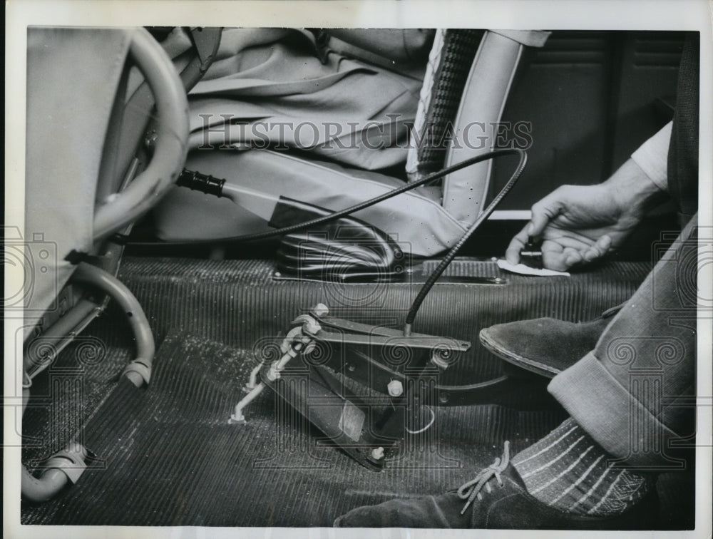 1962 Press Photo Teaching Car of Driving Instructor Jack Green- Historic Images